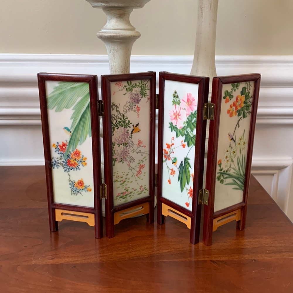 Table four panel Oriental screen
